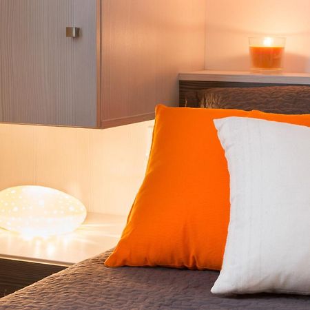 B&B Le Logis Du Mas Σετ Εξωτερικό φωτογραφία
